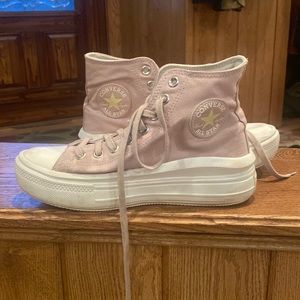 Women’s platform converse